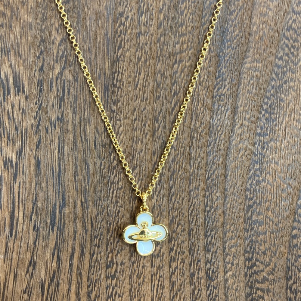 Vivienne Westwood Gold and White Clover Orb Pendant Necklace 15” new without tag